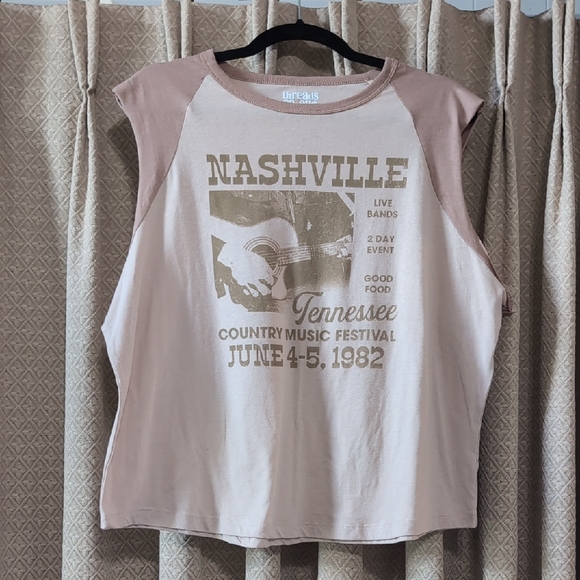 threads on 9th Tops - NWT Women's Size 3X Threads On 9th Nashville Country Music Festival Graphic Tee